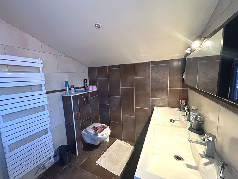 Maison - 202 m² - 5 pièces