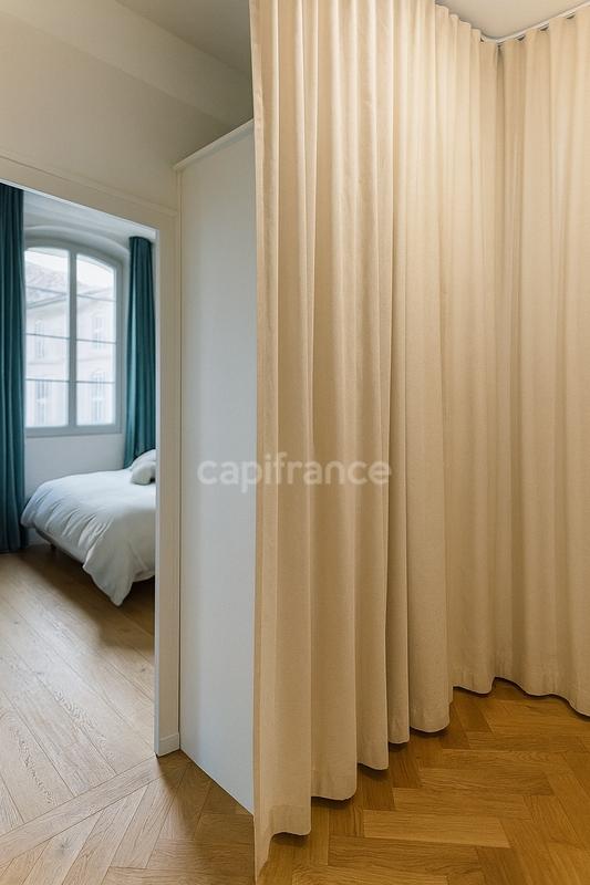 Appartement bourgeois - 250 m² - 7 pièces