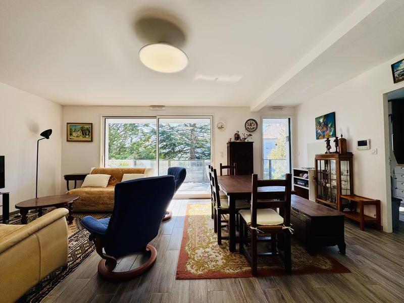 Appartement - 90 m² - 4 pièces