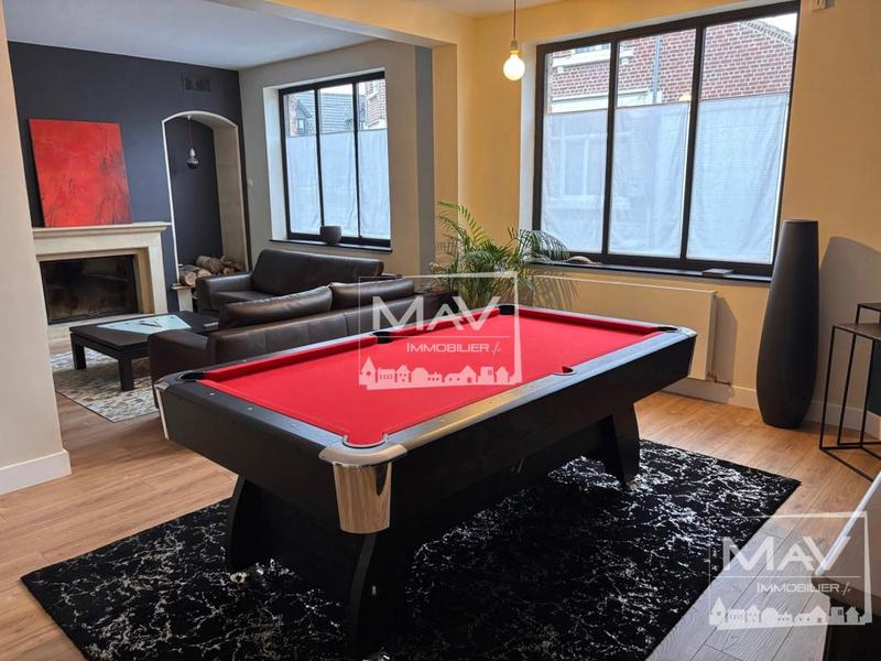 Maison - 200 m² - 8 pièces