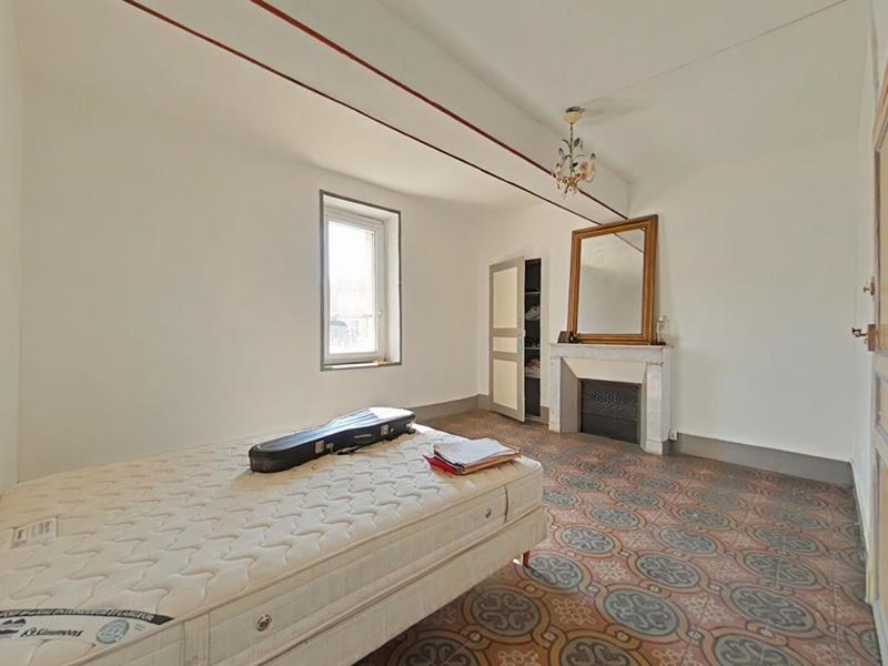 Maison - 180 m² - 7 pièces