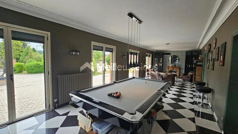 Propriété - 450 m² - 10 pièces