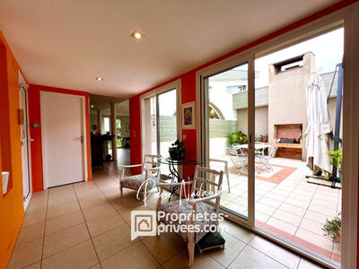 Maison - 207 m² - 5 pièces