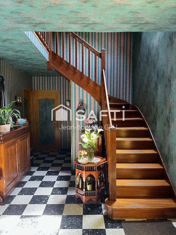 Maison - 140 m² - 6 pièces