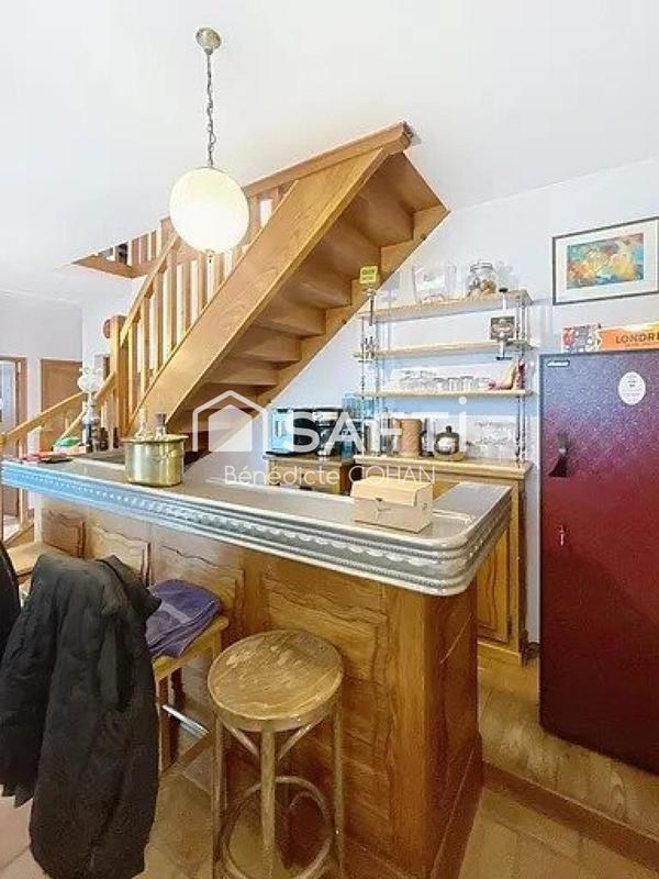 Maison - 209 m² - 8 pièces