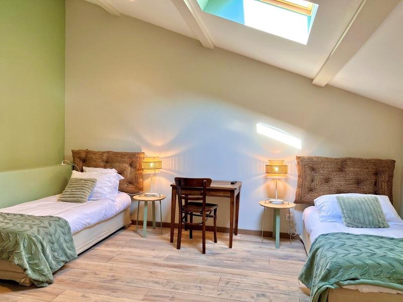 Château - 1 840 m² - 33 pièces