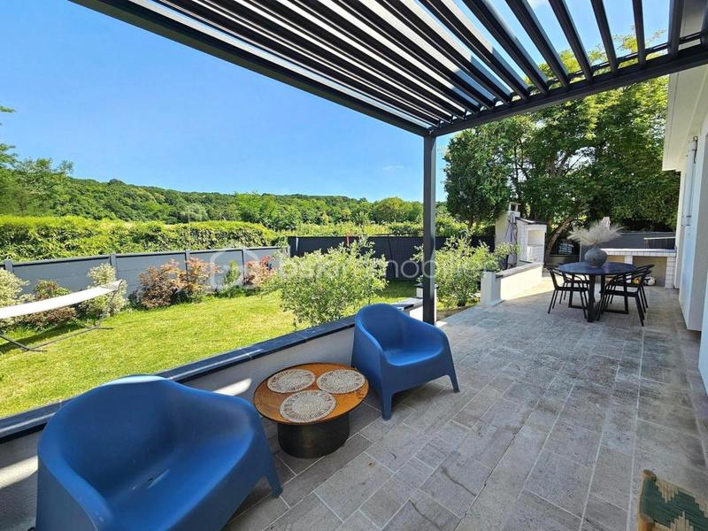 Pavillon - 151 m² - 7 pièces