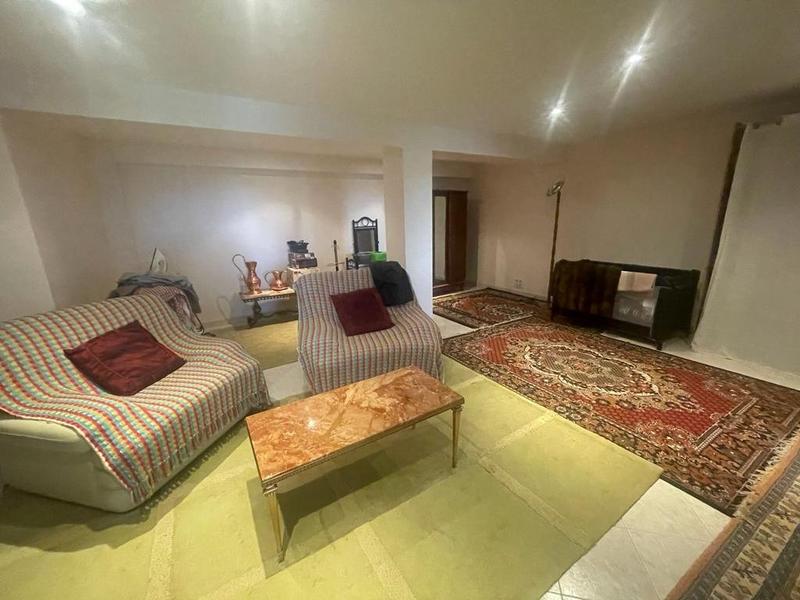 Villa - 384 m² - 8 pièces