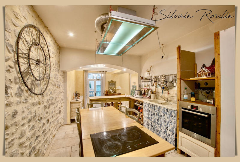 Maison - 320 m² - 8 pièces