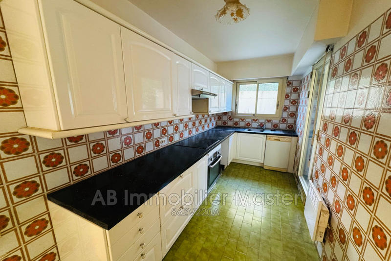 Appartement - 81 m² - 4 pièces