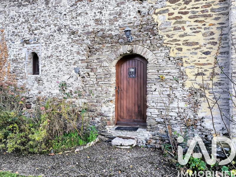 Maison - 230 m² - 9 pièces