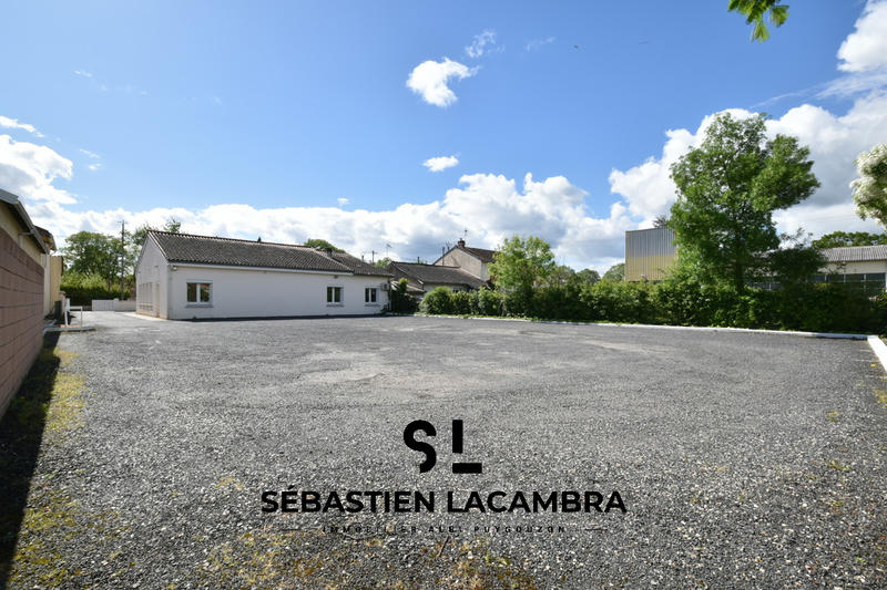 Local commercial - 253 m² - 4 pièces