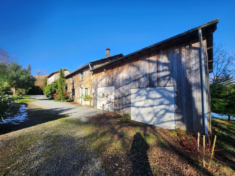 Propriété - 248 m² - 11 pièces