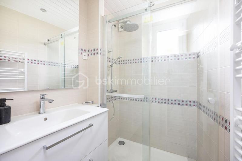 Maison en pierre - 215 m² - 11 pièces