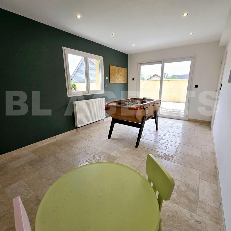 Maison traditionnelle - 200 m² - 8 pièces