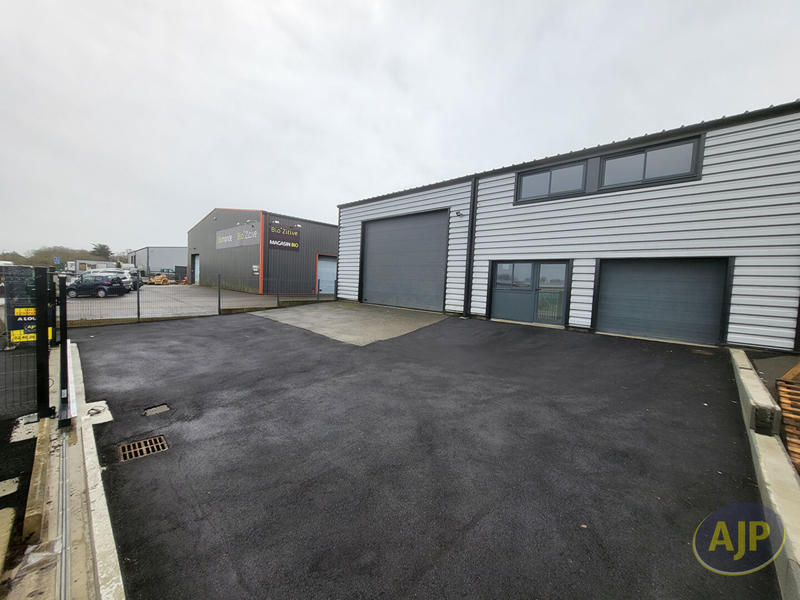 Local d'activité / Entrepôt - 200 m²
