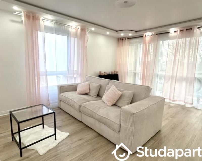 Chambre - 12 m² - 1 pièce