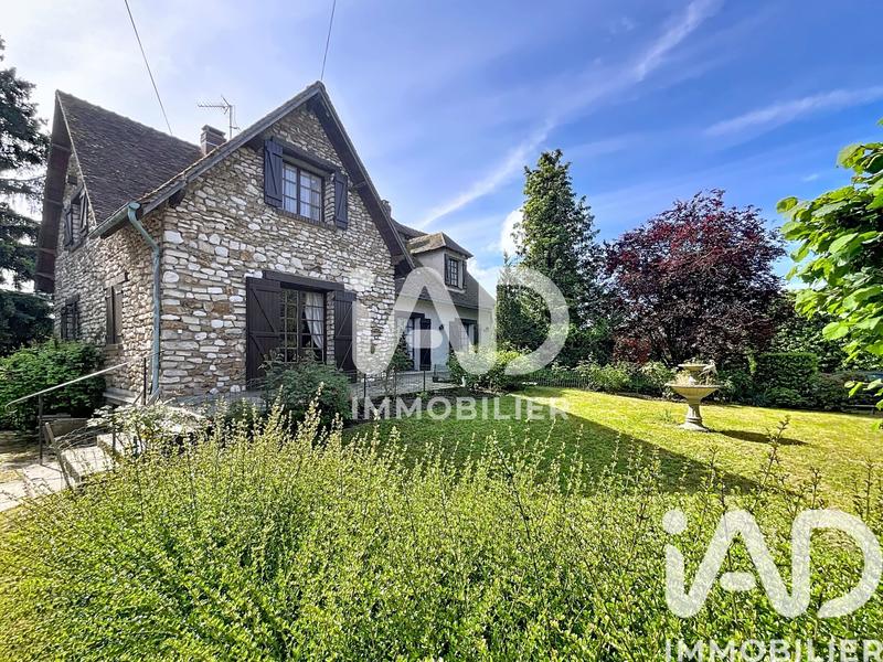 Maison - 232 m² - 8 pièces