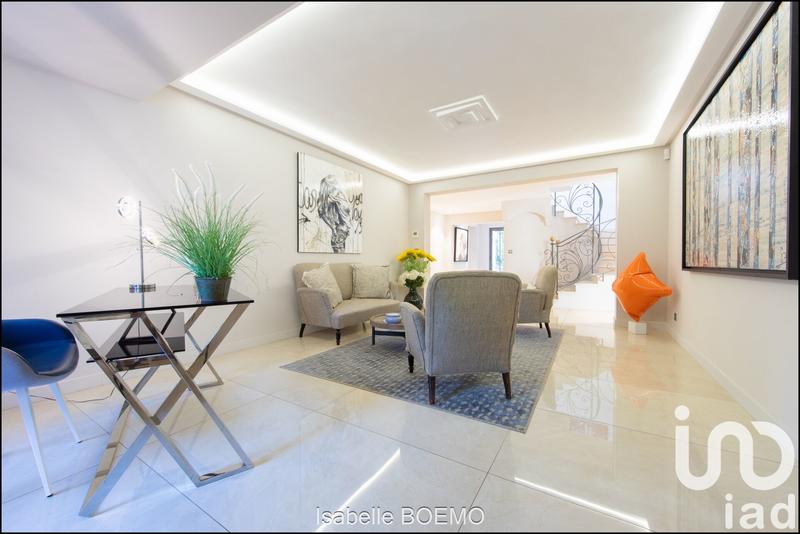 Maison de maîtres - 348 m² - 11 pièces