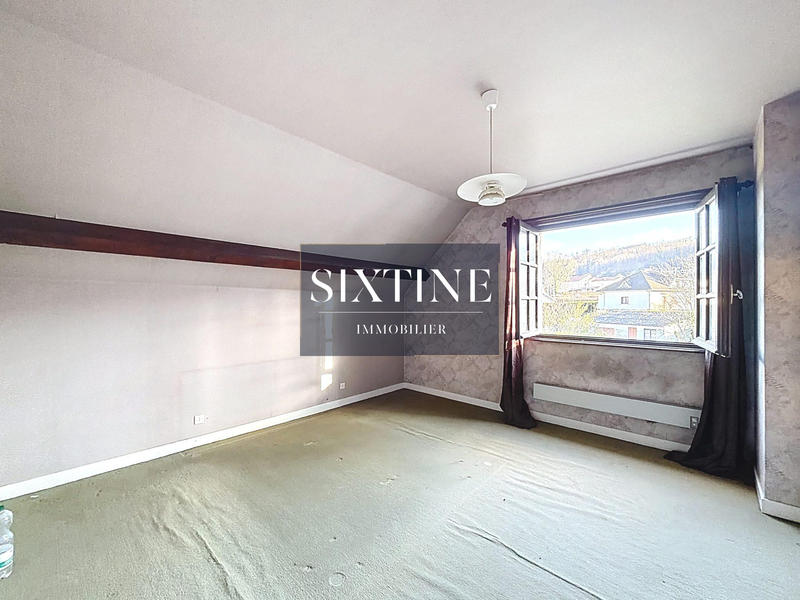 Maison - 186 m² - 8 pièces