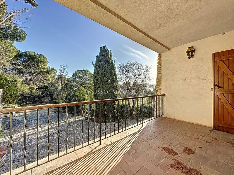 Maison provençale - 440 m² - 7 pièces