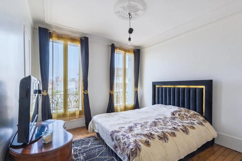 Maison - 228 m² - 8 pièces