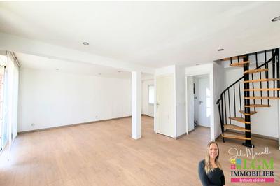 Maison - 102 m² - 4 pièces