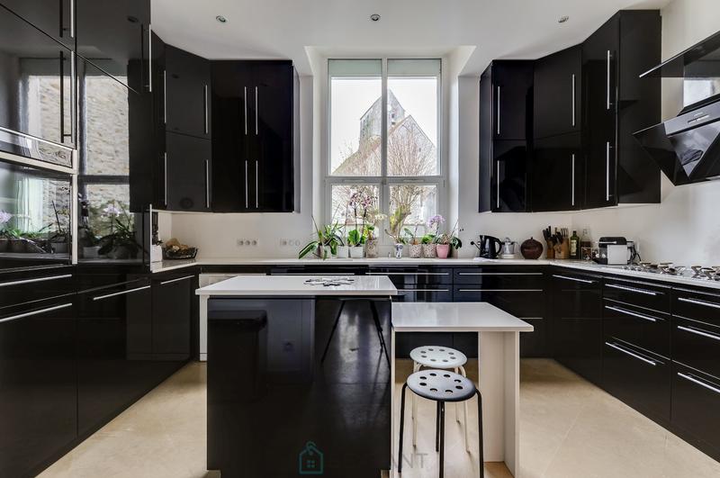 Maison - 413 m² - 10 pièces