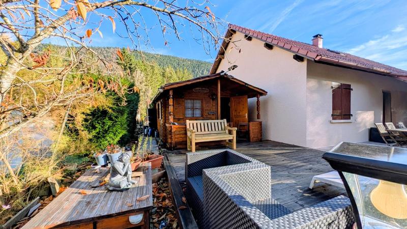 Maison traditionnelle - 184 m² - 5 pièces