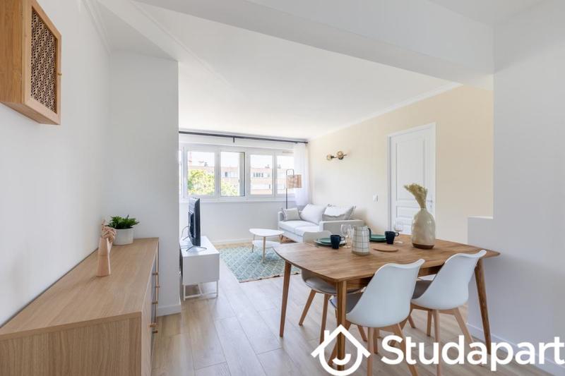 Chambre - 9 m² - 1 pièce