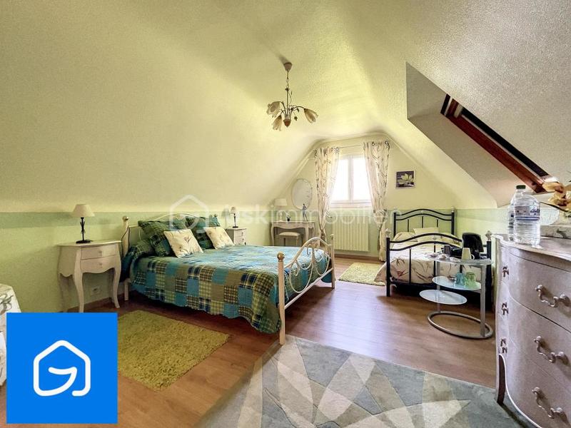 Villa - 232 m² - 10 pièces