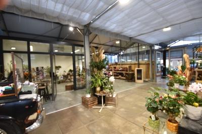 Fonds de commerce - Magasins - 220 m²