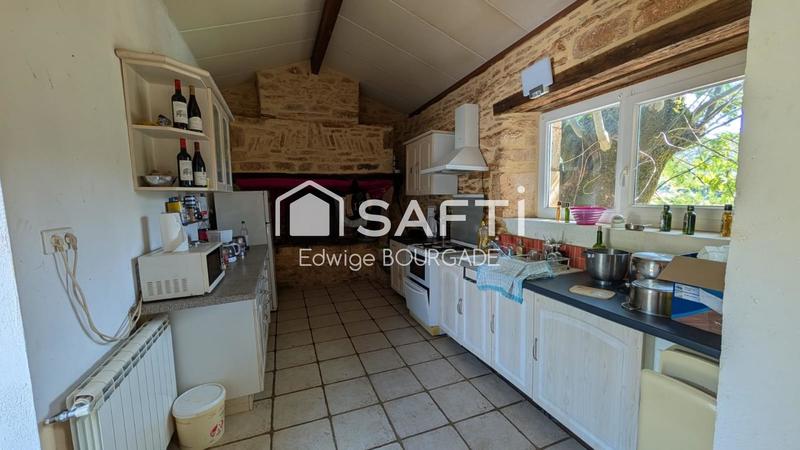 Maison - 230 m² - 4 pièces