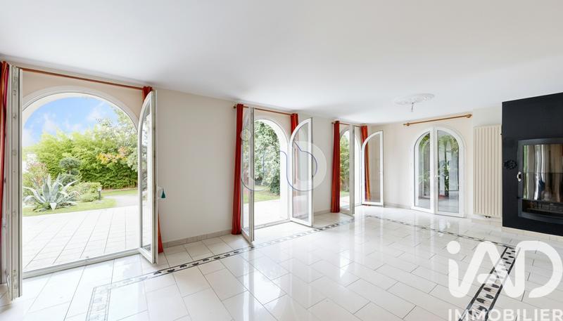 Maison - 280 m² - 8 pièces