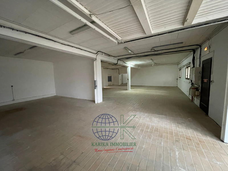 Local d'activités - 1 329 m²