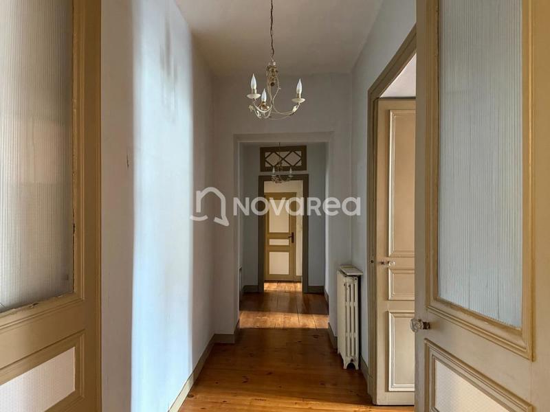 Appartement - 188 m² - 5 pièces