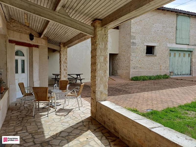 Maison - 210 m² - 6 pièces