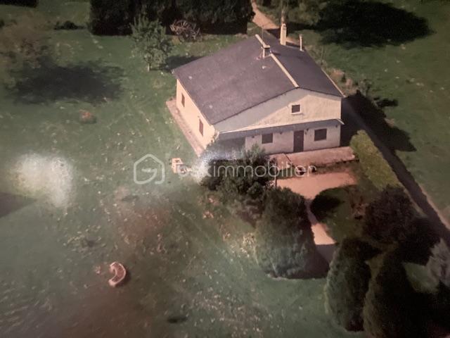 Maison traditionnelle - 184 m² - 9 pièces