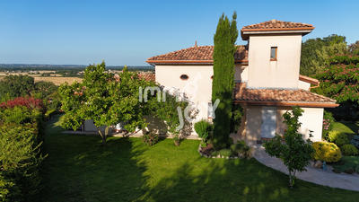 Maison - 197 m² - 7 pièces