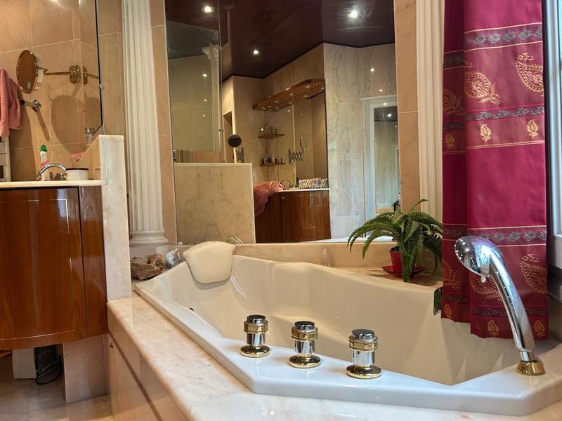 Maison - 338 m² - 7 pièces