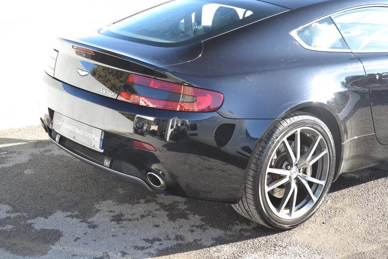 Aston Martin Vantage Coupe V8