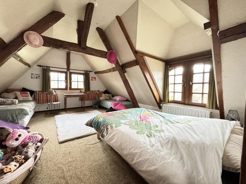 Maison - 230 m² - 9 pièces