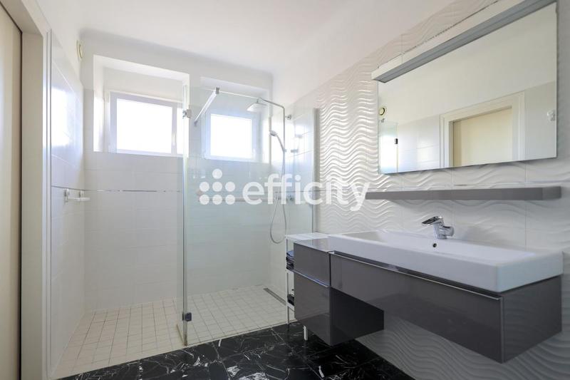 Appartement - 150 m² - 5 pièces