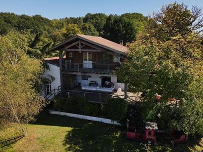 Maison de campagne - 400 m² - 12 pièces