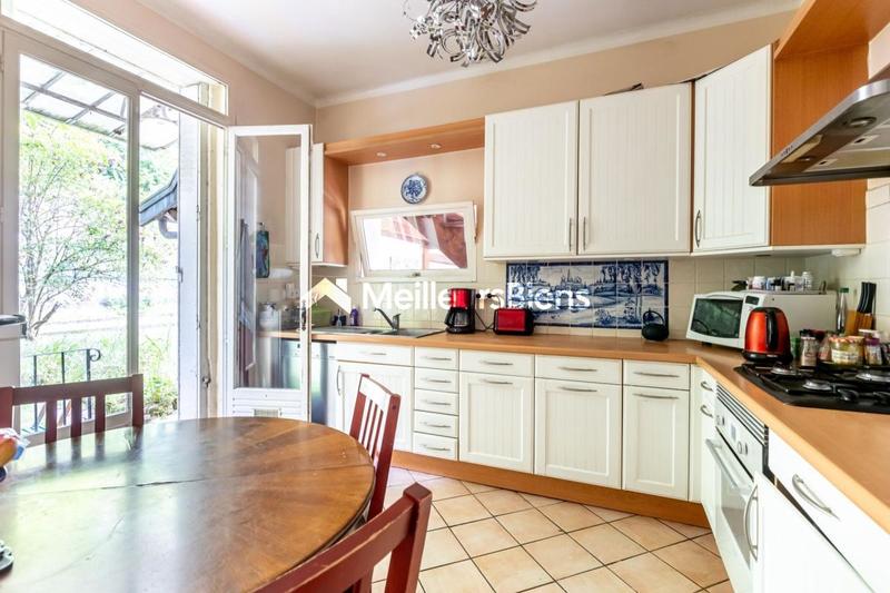 Maison - 190 m² - 8 pièces