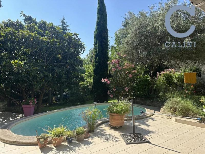 Maison de ville - 225 m² - 8 pièces