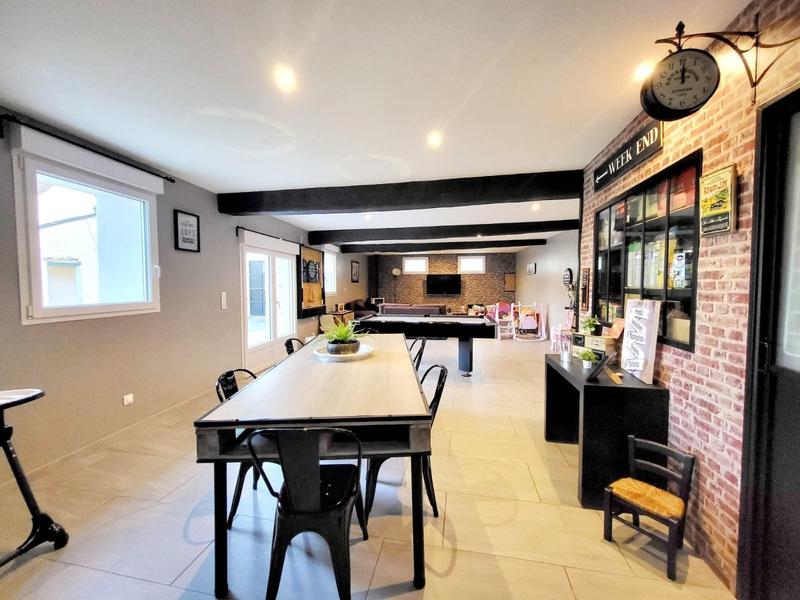 Maison - 218 m² - 6 pièces