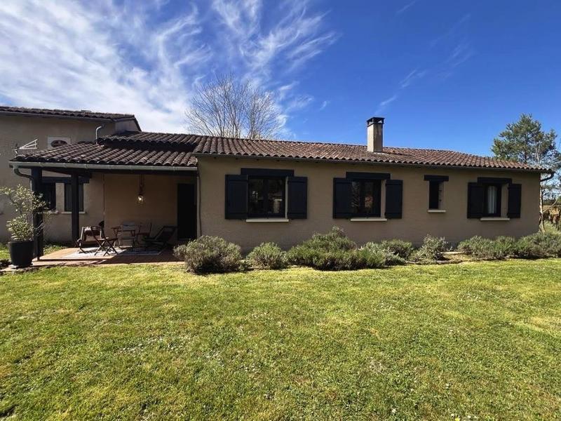 Maison - 140 m² - 8 pièces