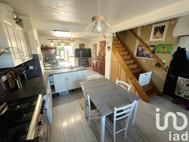 Maison - 99 m² - 5 pièces