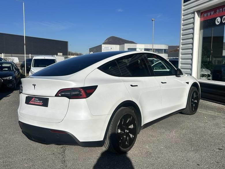 Tesla Model y Standard Rwd